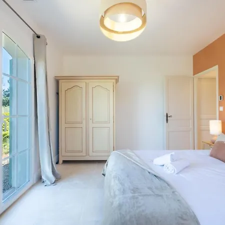 Jewel Of 280m With Infinity Pool In Absolute Calm Villa *
